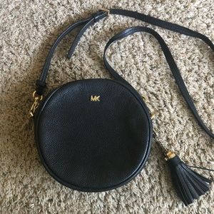 MICHAEL KORS Round Pebbled Leather Canteen Purse Crossbody